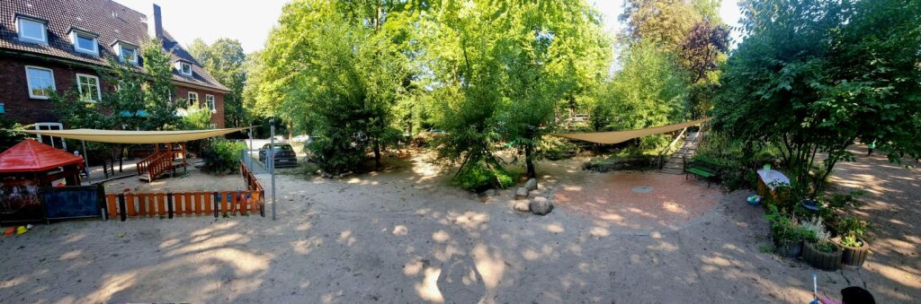 Außengelände gesamt der AWO Hasselbrookstraße.