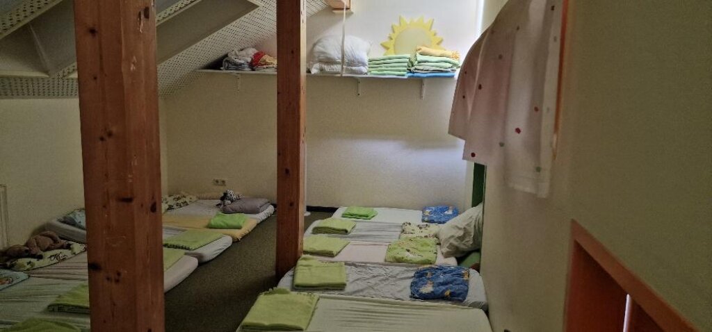 Kita Johanna-Kirchner-Haus AWO Hamburg Schlafraum mit Matratzen.