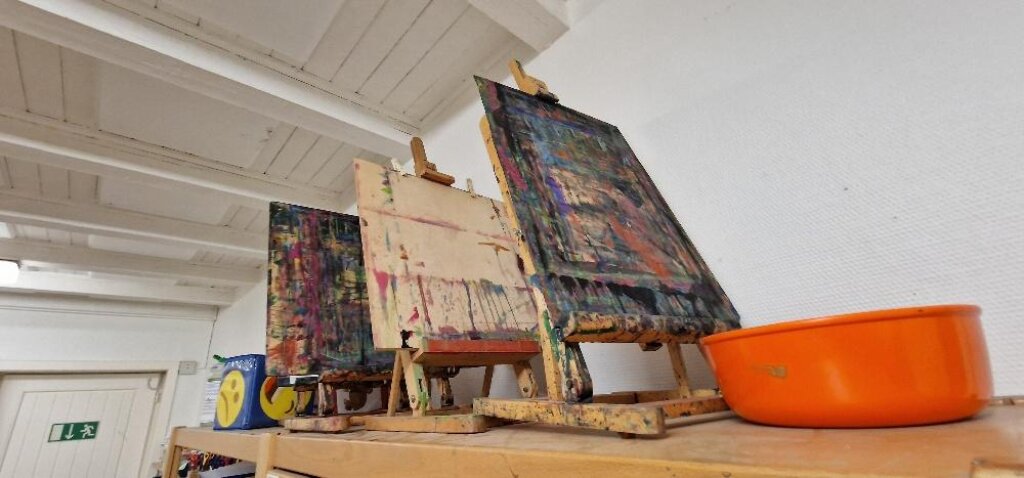 Malutensilien der Kita Sonnenhügel.